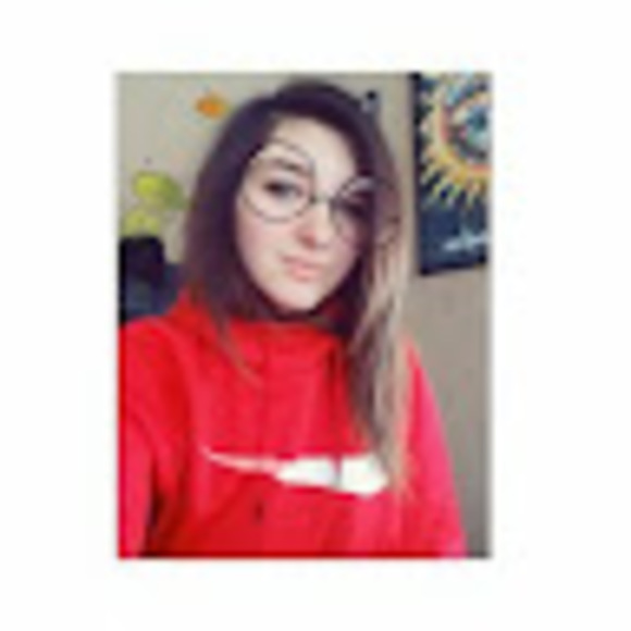 Meet your Posher, Kayla - Picture 1 of 1